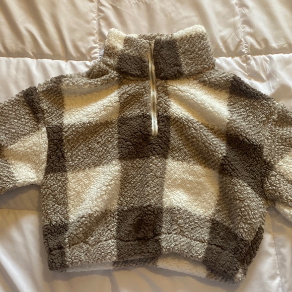 SHEIN Tops - Cropped Sherpa
